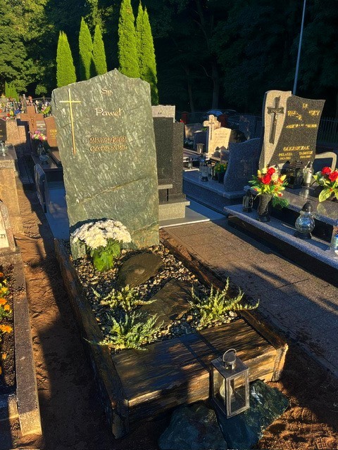 NAGROBEK SKAŁKOWY #SK34 NAGROBEK SKAŁKOWY #SK34